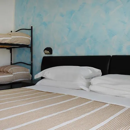 Manila Отель 2*