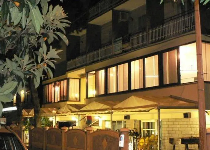 فندق Manila تّشيرفييا